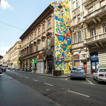 Ferienwohnung Very Central 1-Br Apt With Patio Budapest Exterior foto