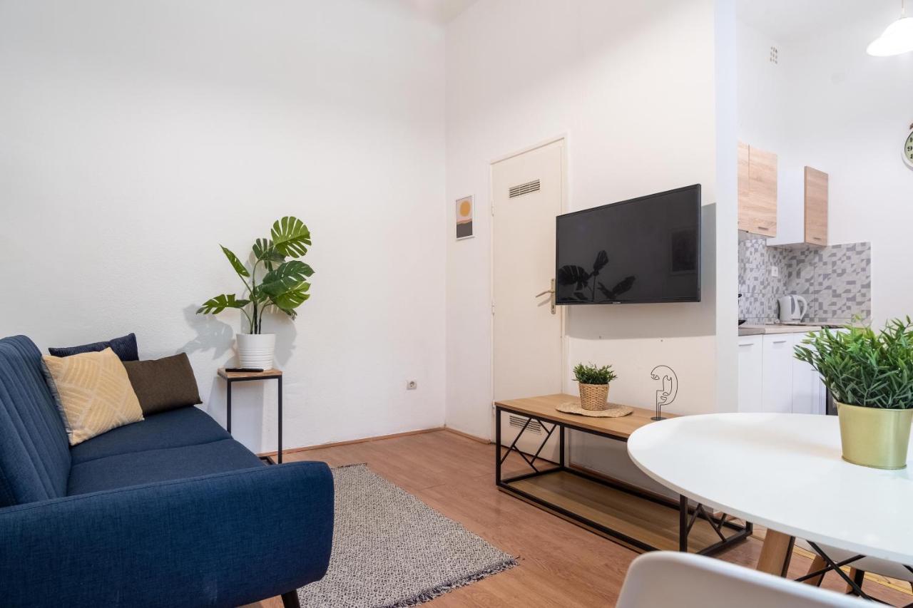 Ferienwohnung Very Central 1-Br Apt With Patio Budapest Exterior foto