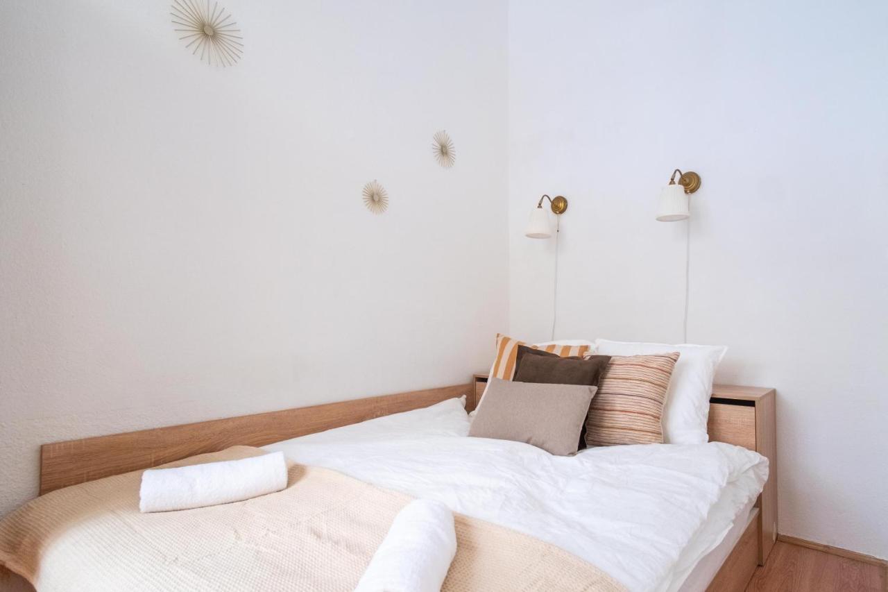 Ferienwohnung Very Central 1-Br Apt With Patio Budapest Exterior foto