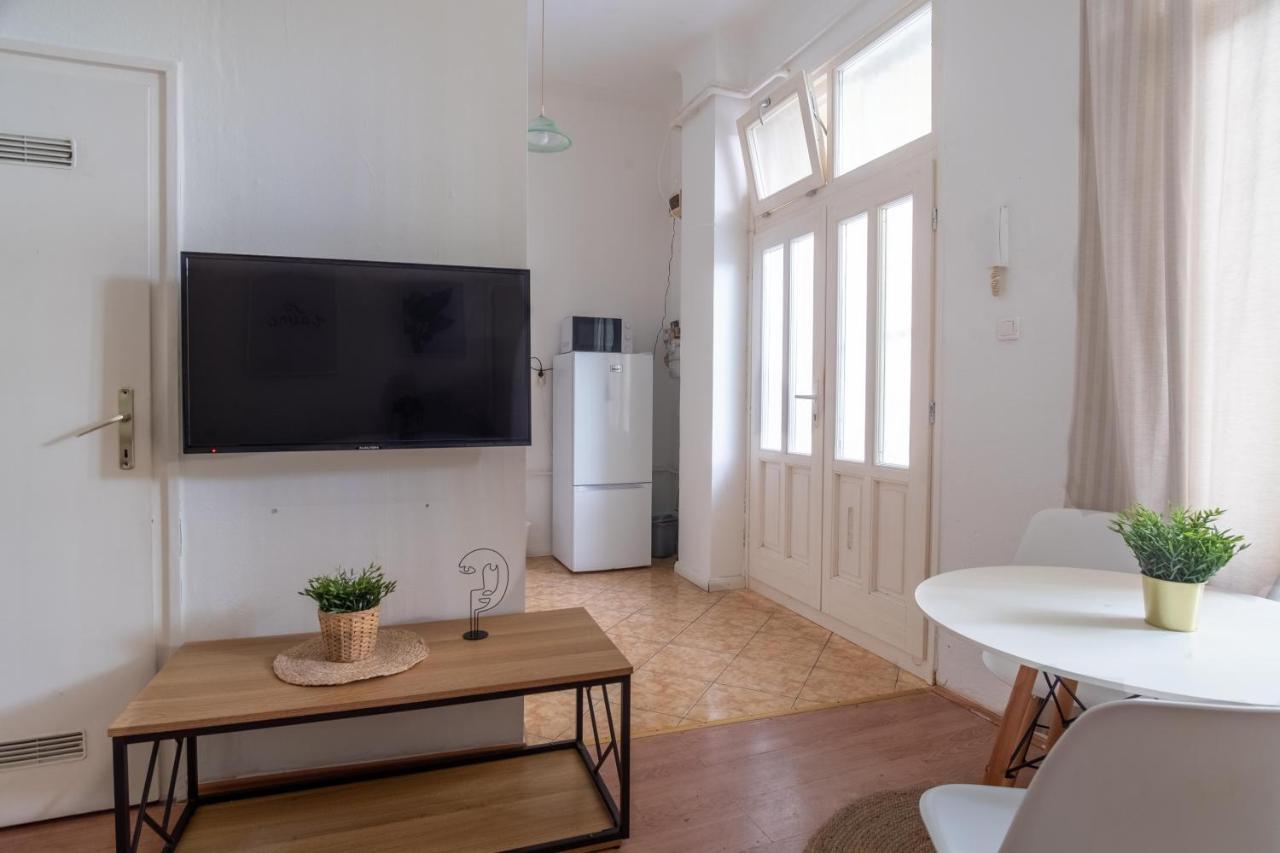 Ferienwohnung Very Central 1-Br Apt With Patio Budapest Exterior foto