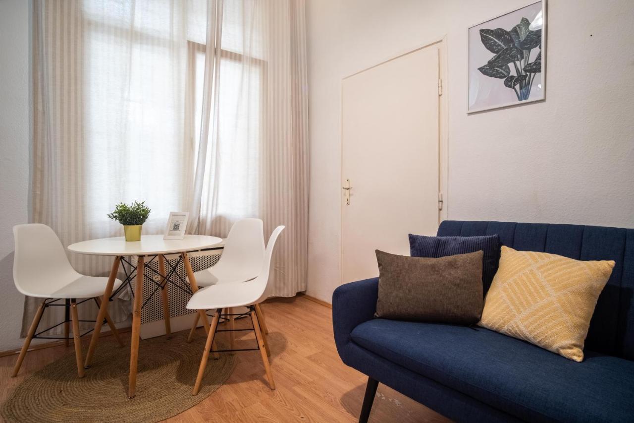 Ferienwohnung Very Central 1-Br Apt With Patio Budapest Exterior foto